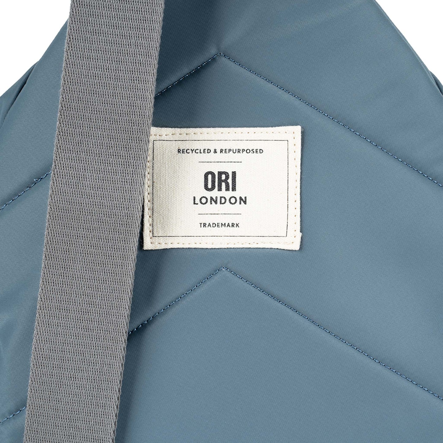 Willesden XL Sling Bag in Airforce Nylon