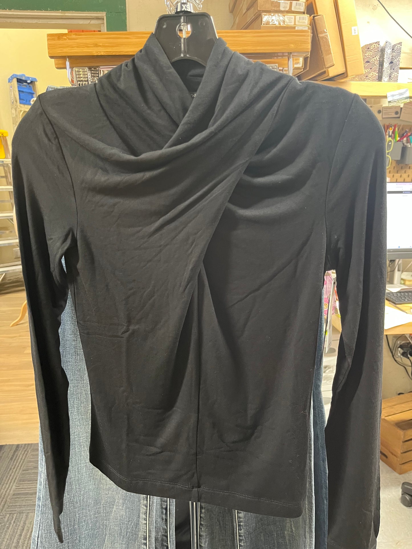 Long Slv Twist Neck