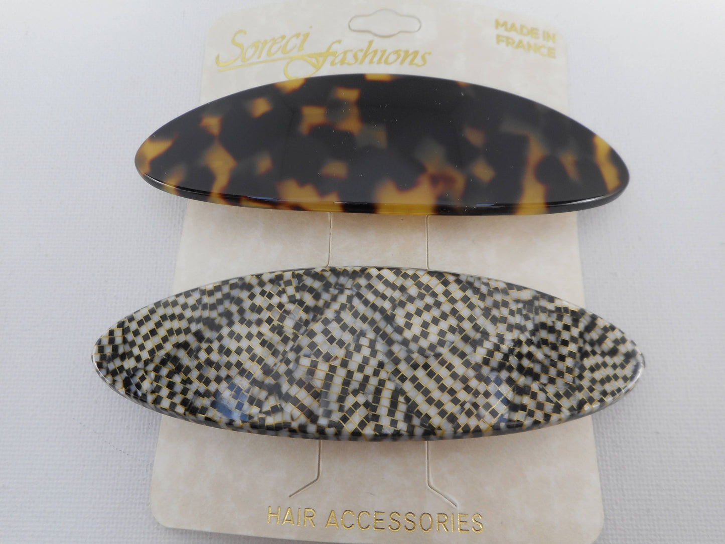 Oval barrette