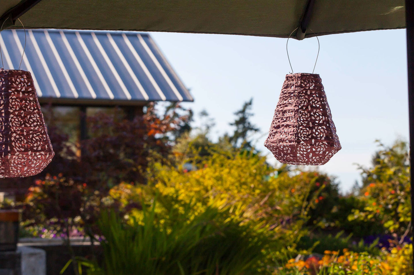 Stella Prism 11" Solar Lantern - Metallic Orchid