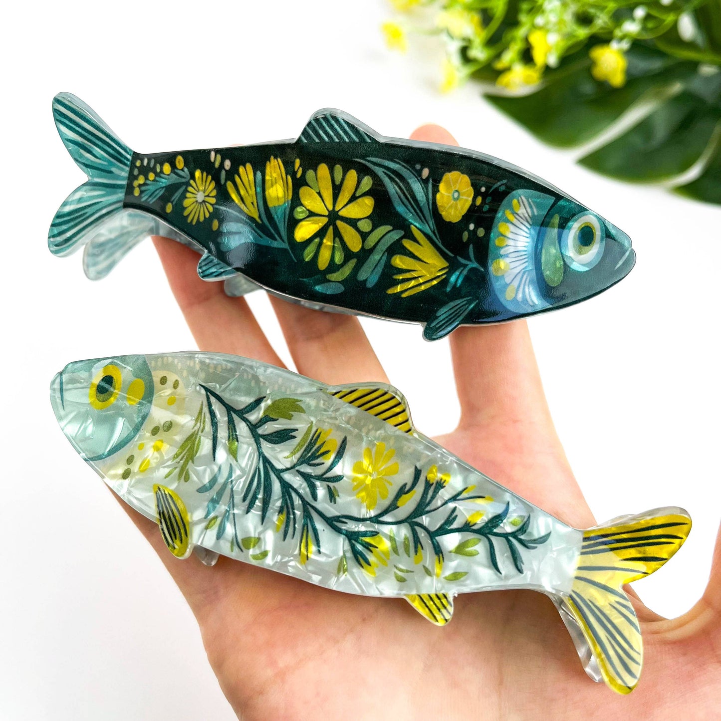 Green Sardine Hair Claw Clip with Seaweed Detail