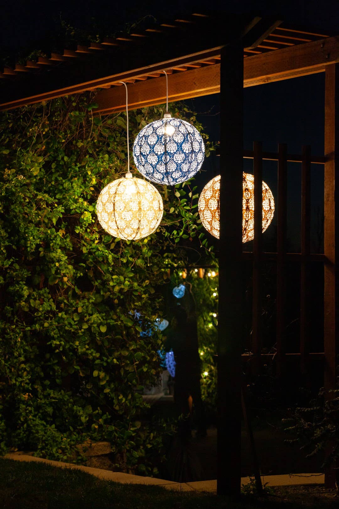Stella Nova Outdoor Pendent Light - Dewdrop 18" Copper