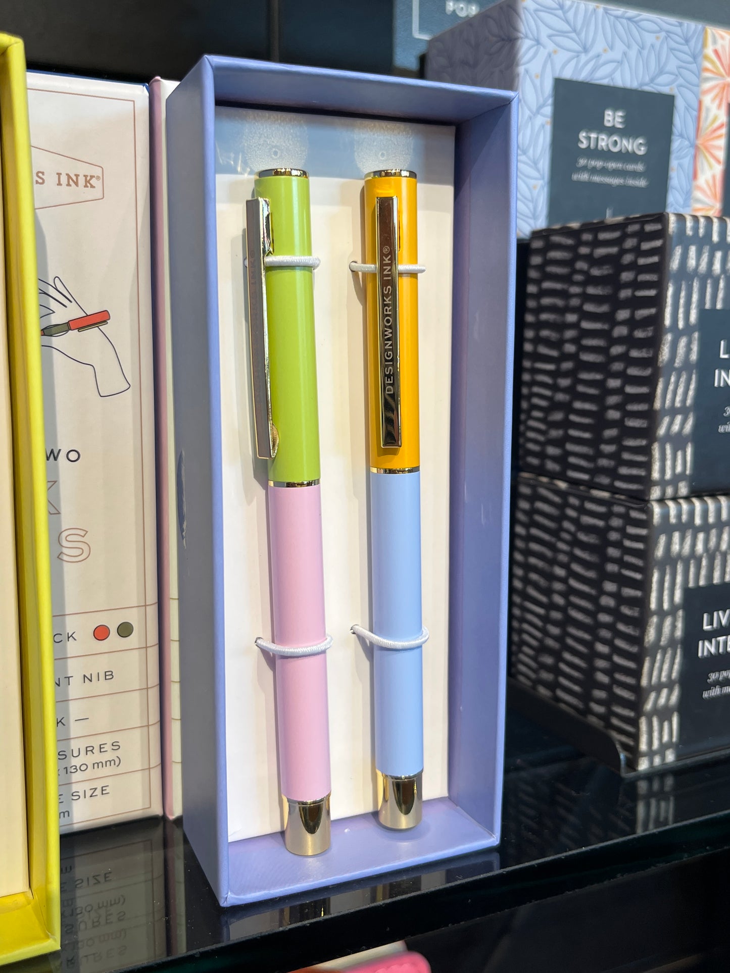 2 Set of Pens Colorblock