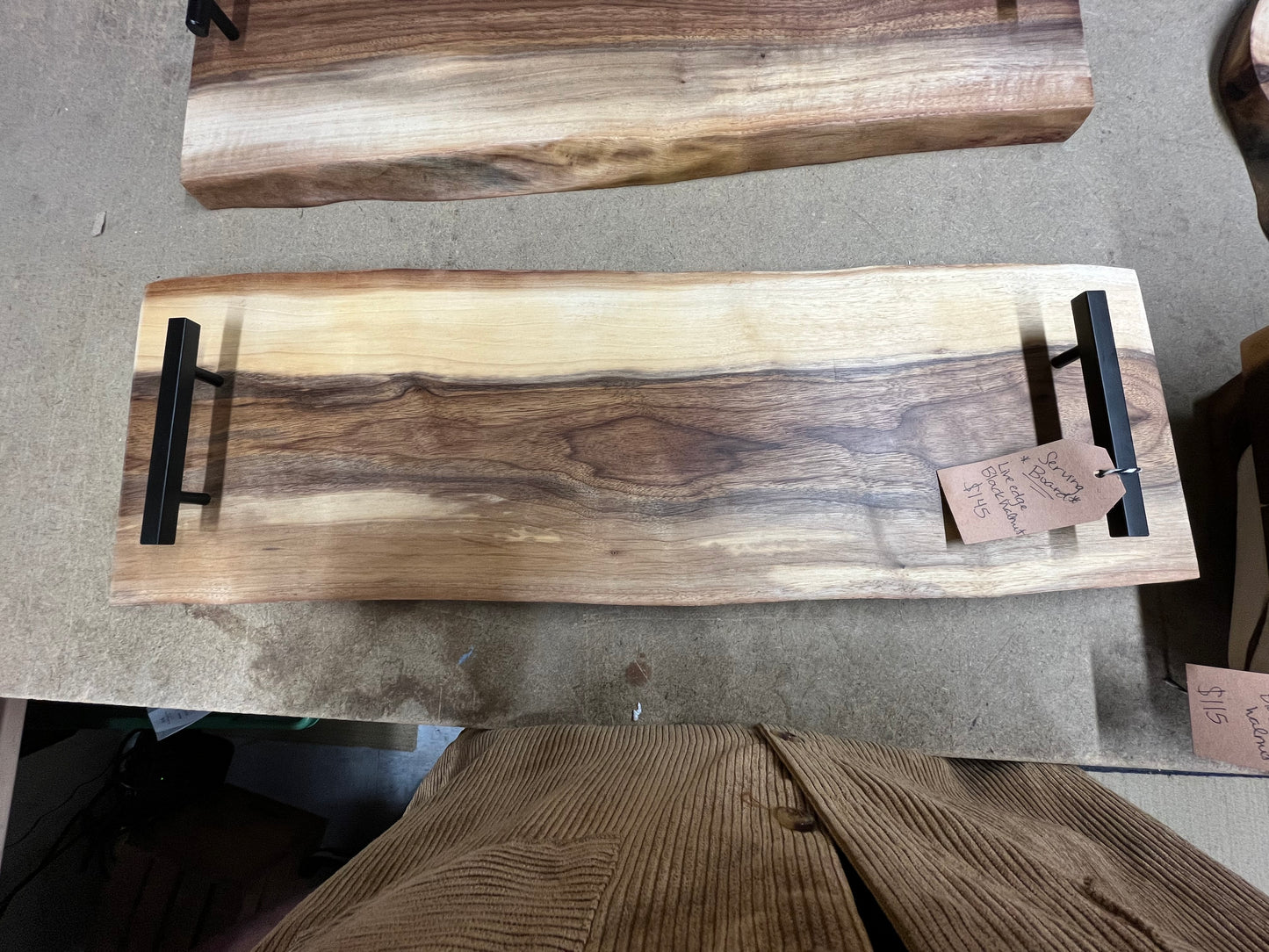 2Handle Serv. Board Blk. Walnut