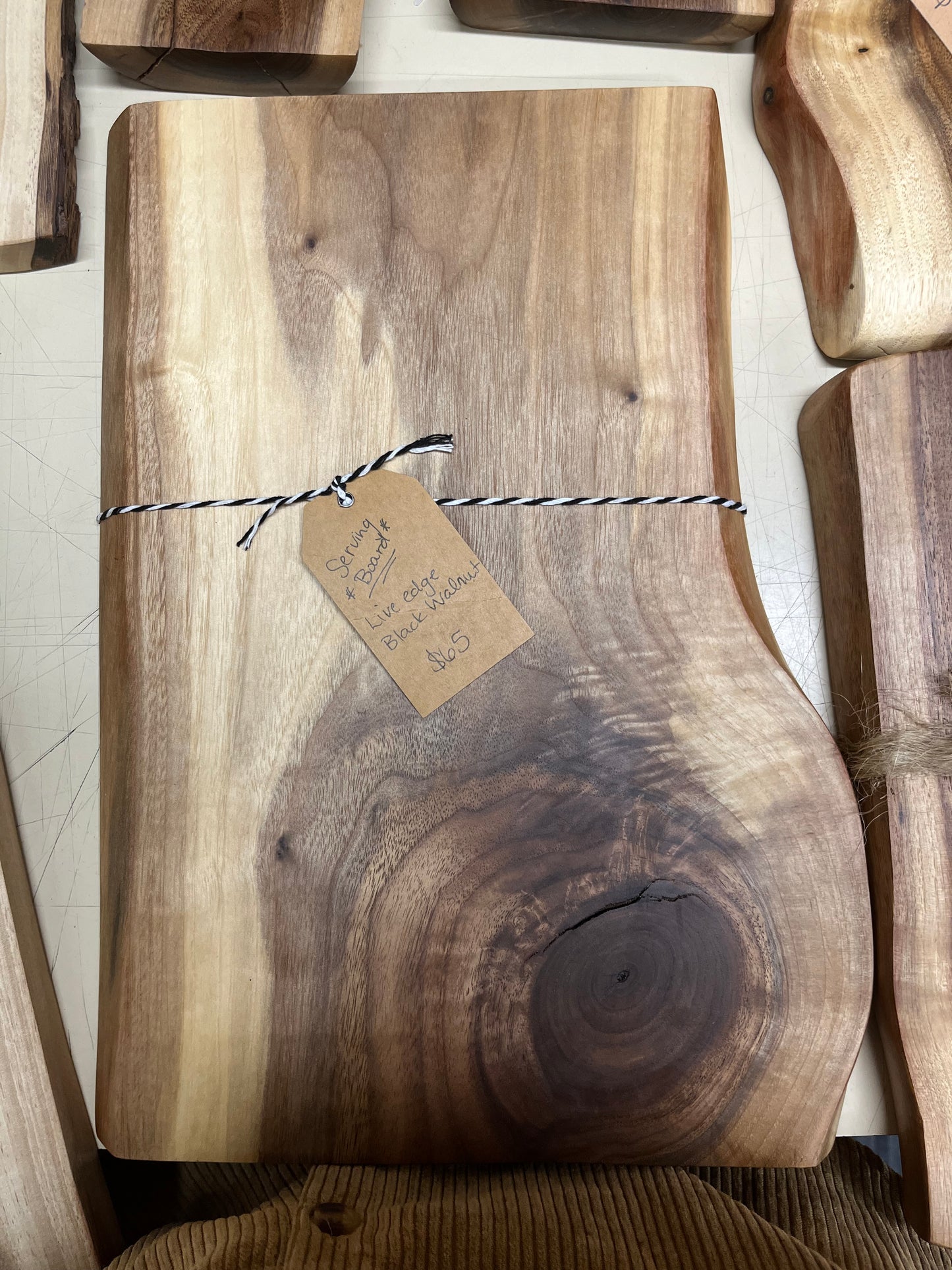 Serv. Board Eye Curve Blk. Walnut