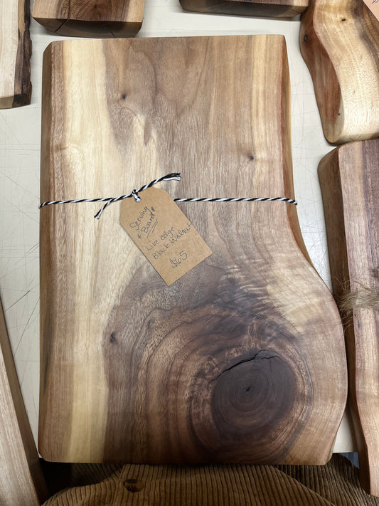 Serv. Board Eye Curve Blk. Walnut