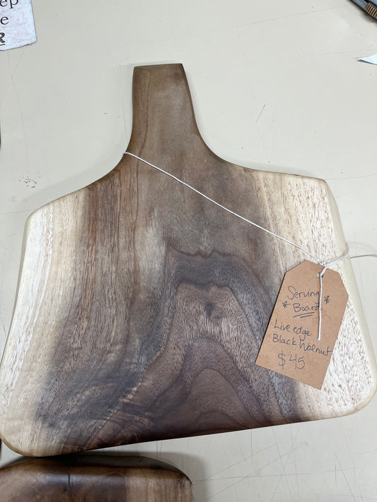 Serv. Board Ctr. Spout Blk. Walnut