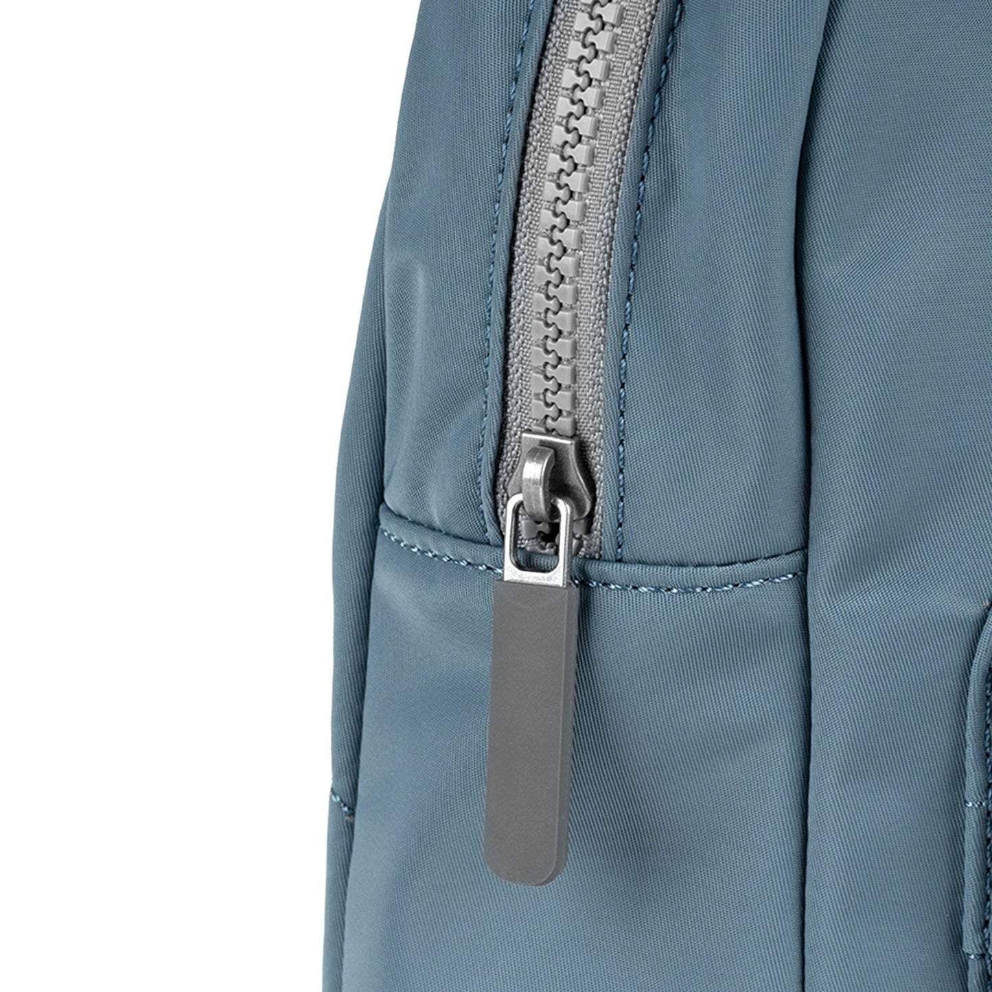 Willesden XL Sling Bag in Airforce Nylon